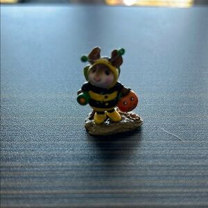 Wee Forest Folk Bee Dazzled M-252